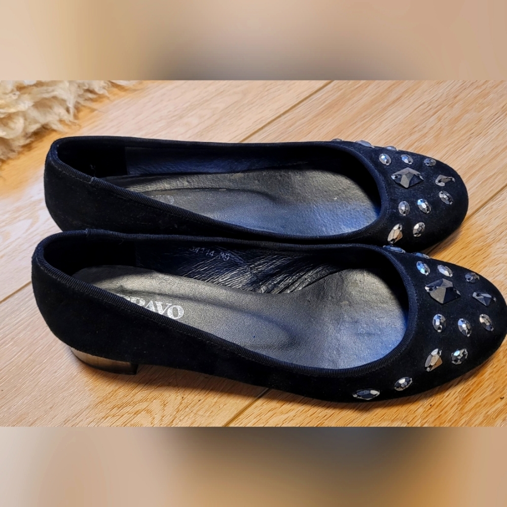 Bravo browns block heels with silver studs. Size 39